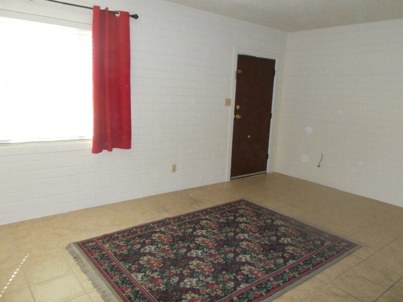 Building Photo - 4335 N 15th Ave