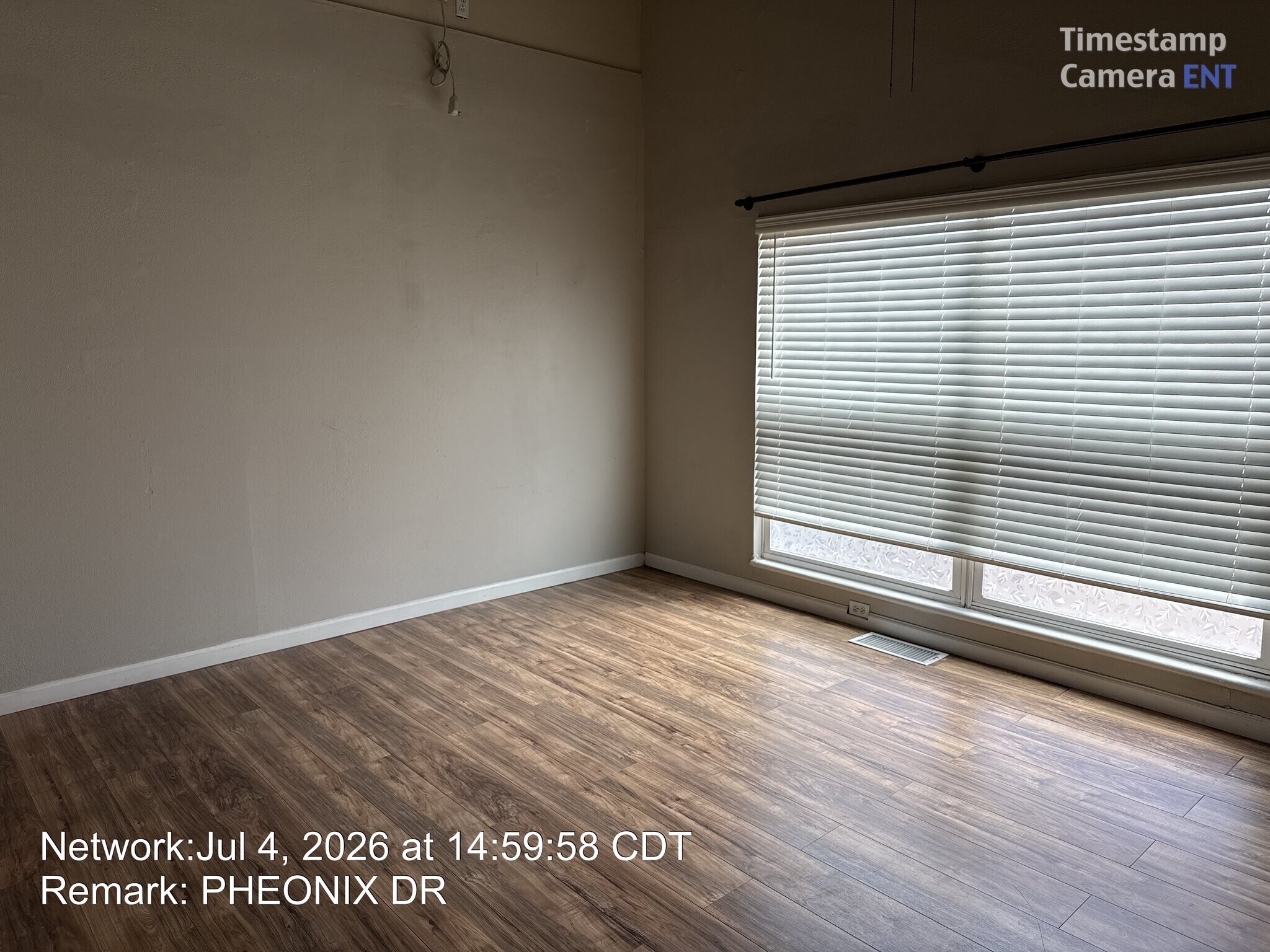 Building Photo - 5815 Phoenix Dr
