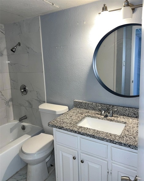 Building Photo - 8067 Meadow Road Unit 114D