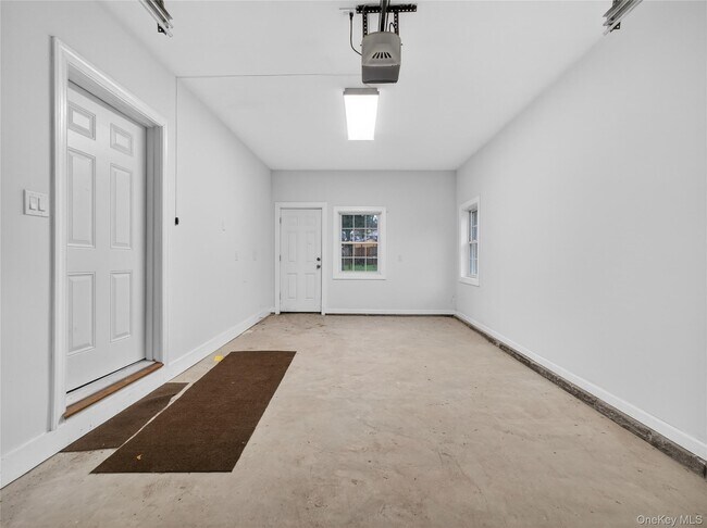 Building Photo - 36 Windmill Ln