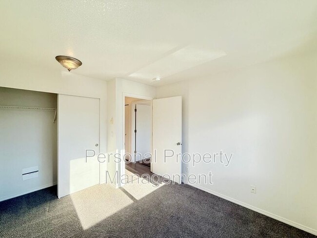 Building Photo - 3412 NE 66th Ave