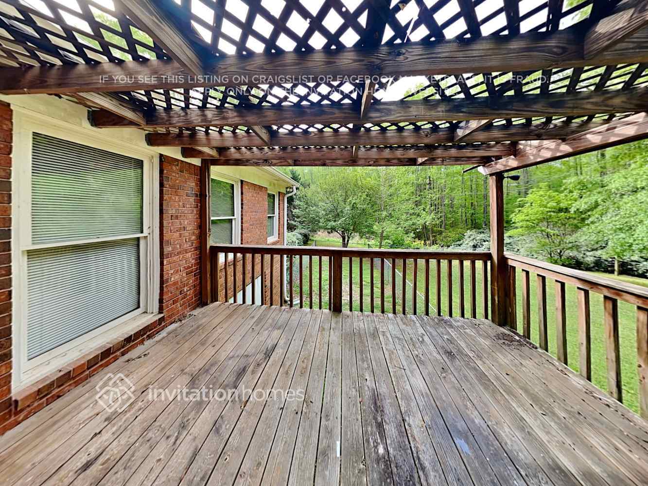 Building Photo - 1700 Little Brook Dr SW