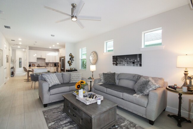 Building Photo - 9884 Bright Water Dr