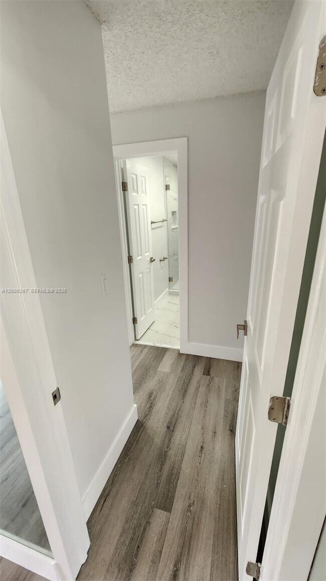 Building Photo - 5046 SW 145th Ave