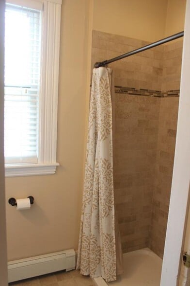 Building Photo - 72 Leicester St