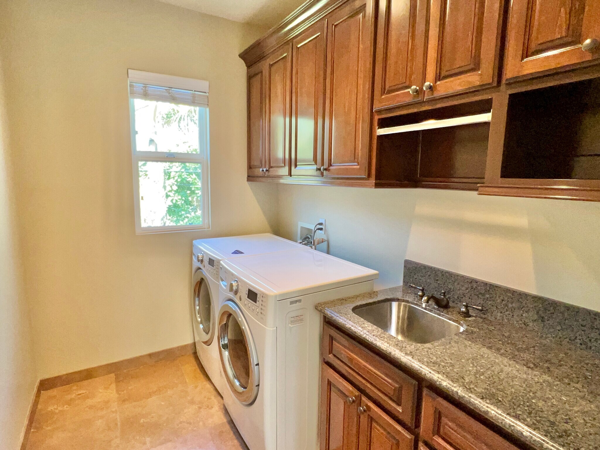 Building Photo - 3844 Tilden Ave