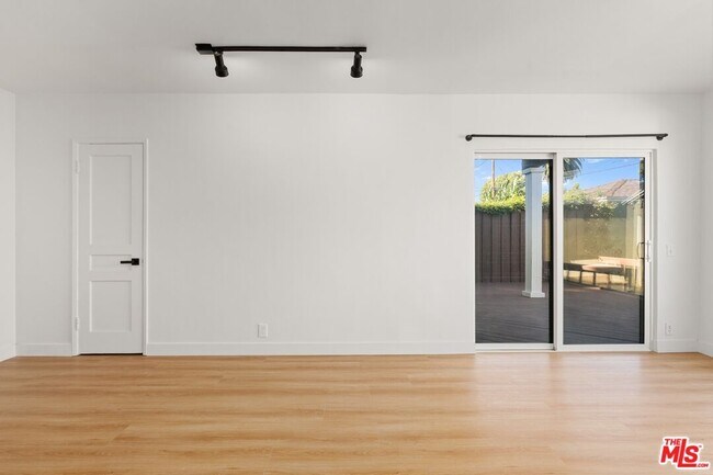 Building Photo - 2522 Armacost Ave