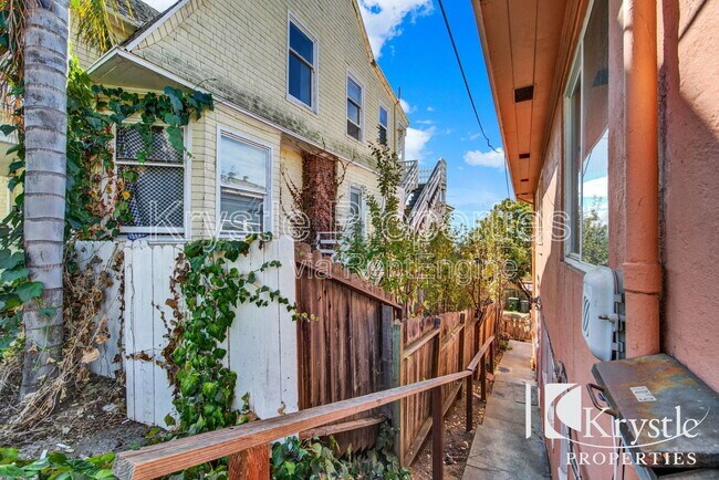 Building Photo - 1029 Sutter St