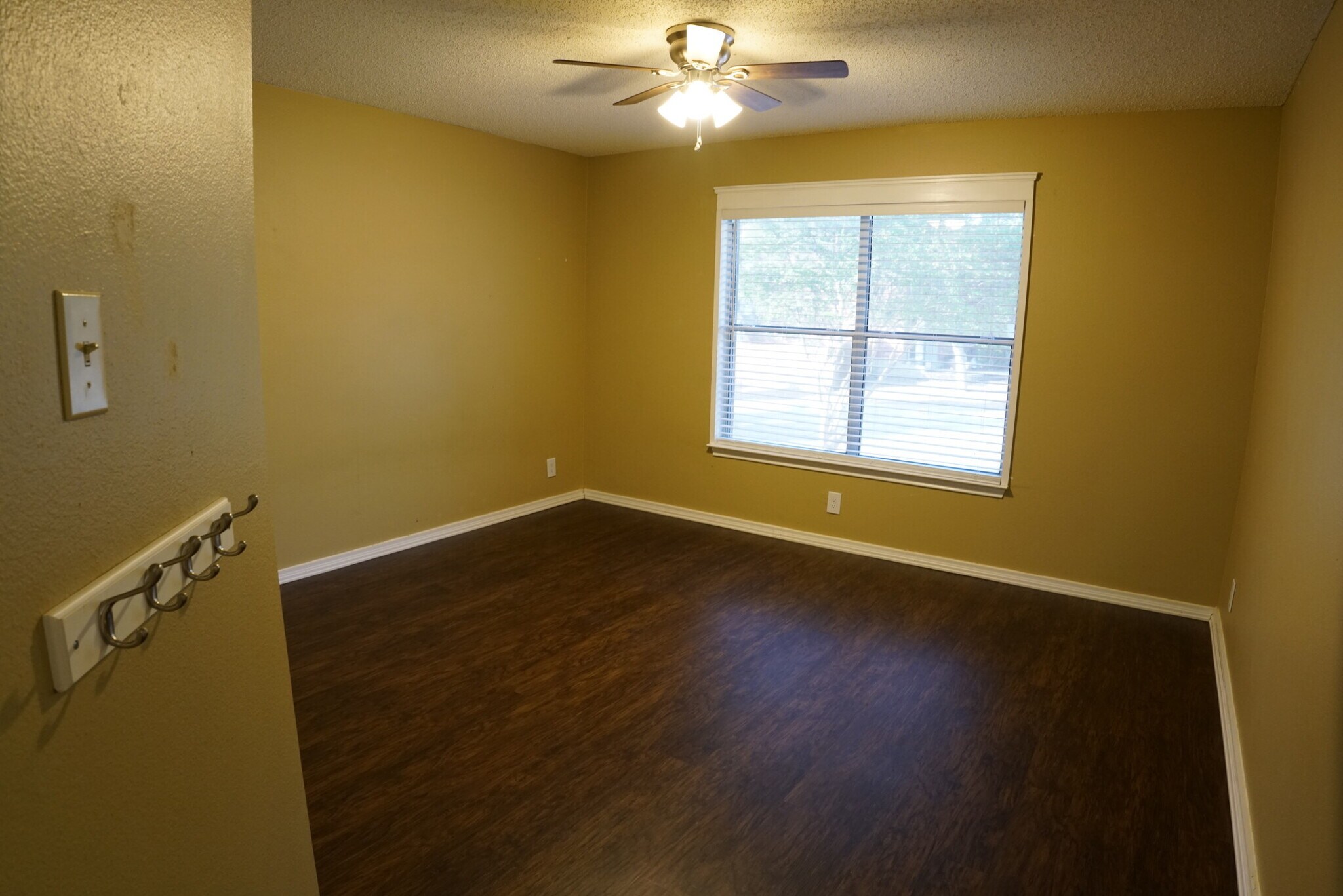 Building Photo - 10022 Sandbrook Hl