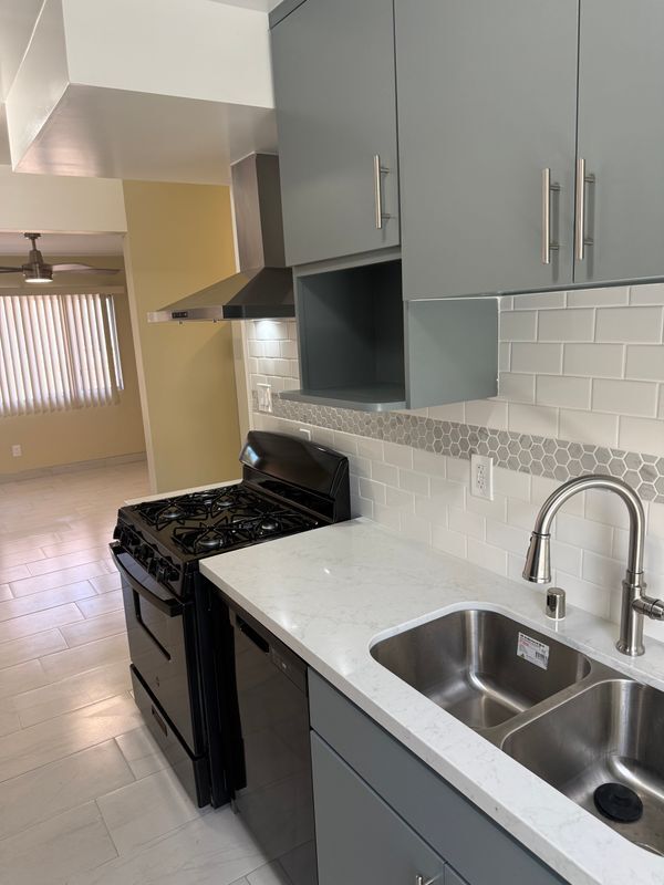 Building Photo - 10623 S Budlong Ave