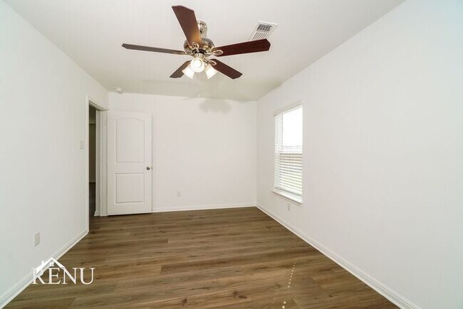 Building Photo - Coming Soon!