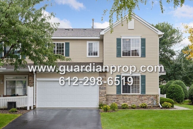 Building Photo - End Unit Townhouse Available Now, Open Floor Plan, Fireplace, Patio, Large Primary Suite