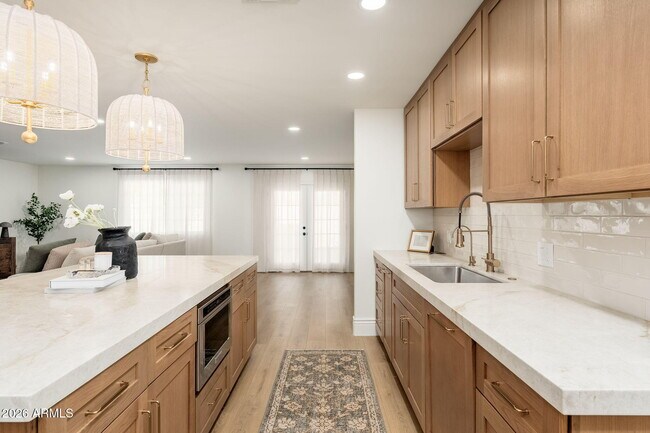 Building Photo - 4030 E Fairmount Ave