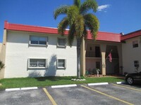 Building Photo - 322 Lake Frances Dr