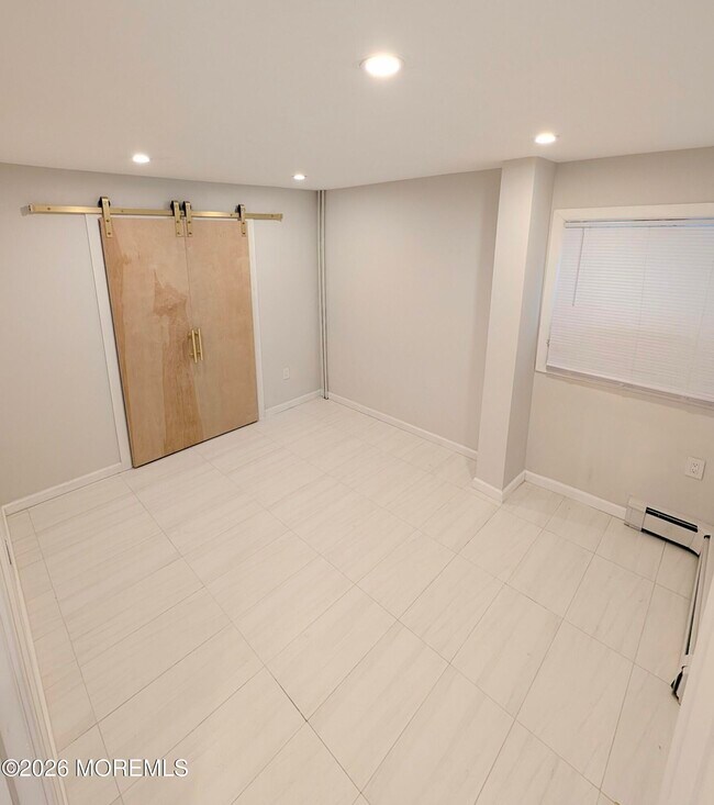 Building Photo - 106 Wallace St