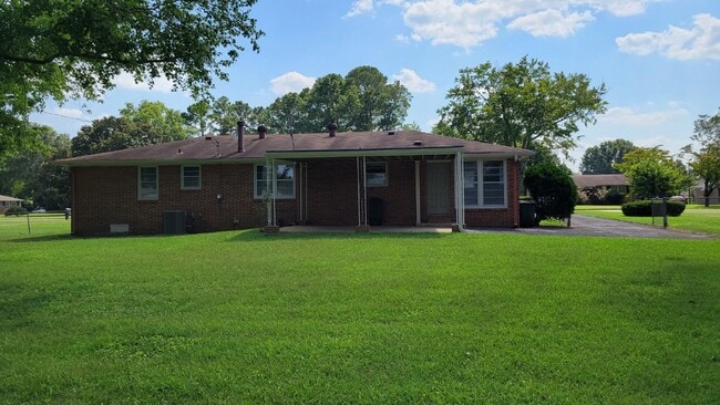 Building Photo - 6408 Robinhood Ln NW