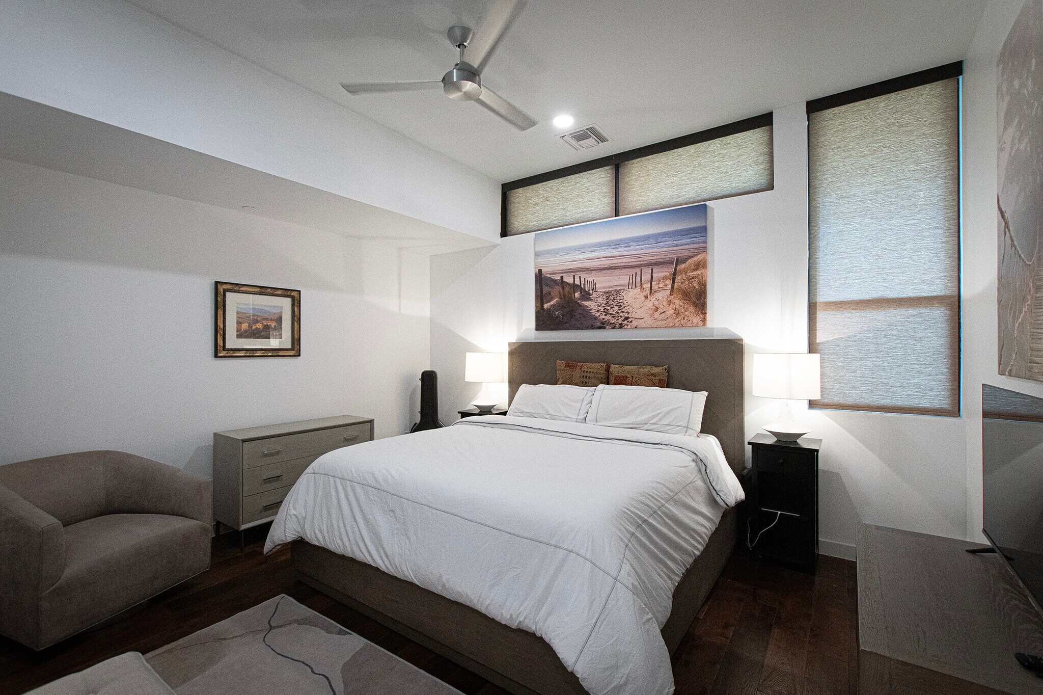 King Size Bed - 1322 E 12th St