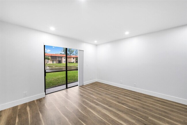 Building Photo - 21905 Lake Forest Cir