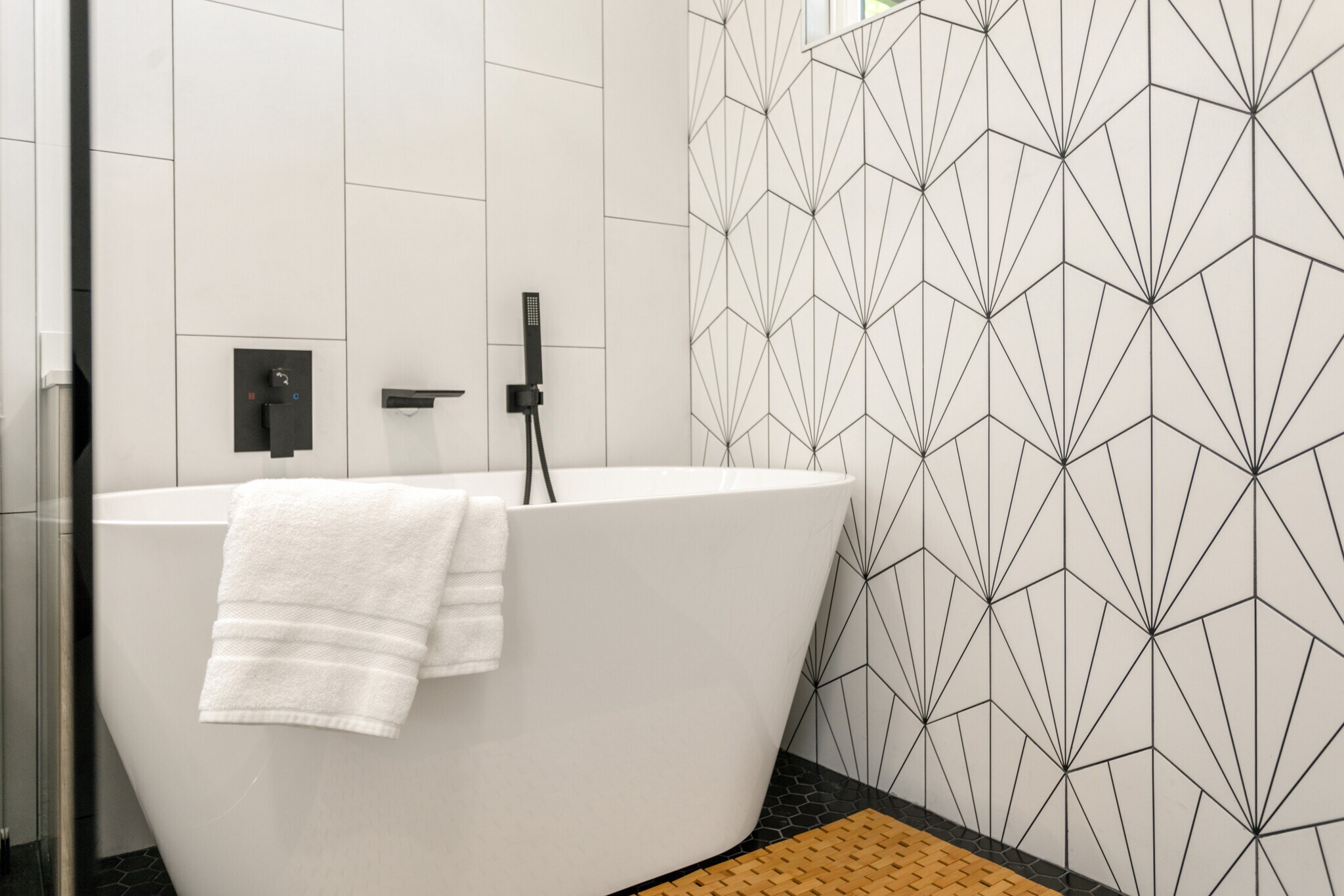 Building Photo - 820 Iris Ave