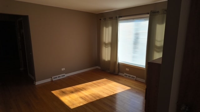 Primary Photo - 5249 S Kilpatrick Ave
