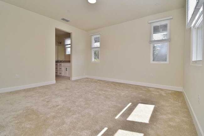 Building Photo - Beautiful 3-bedroom home in Fremont – Built in 2022!