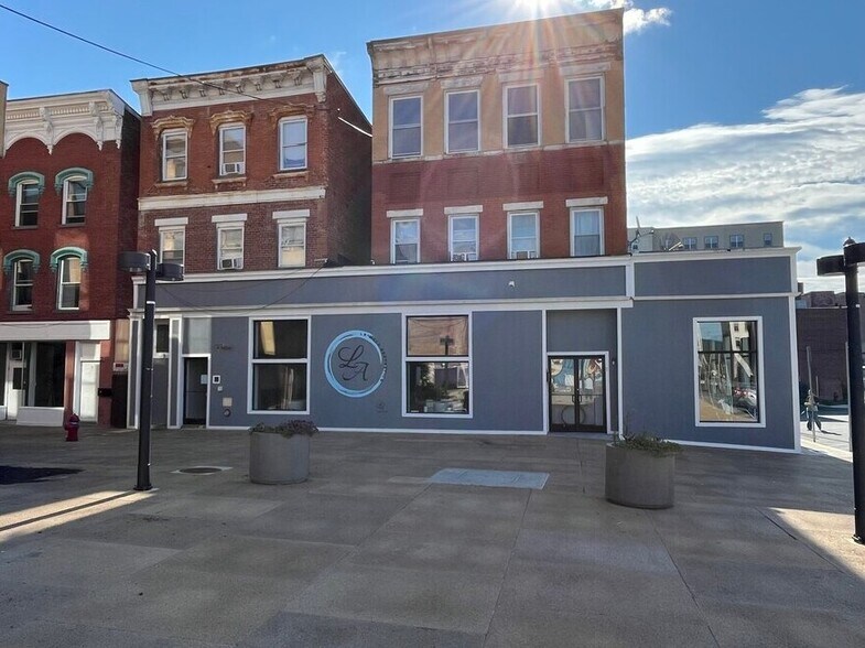 Building Photo - 9-11 Liberty St