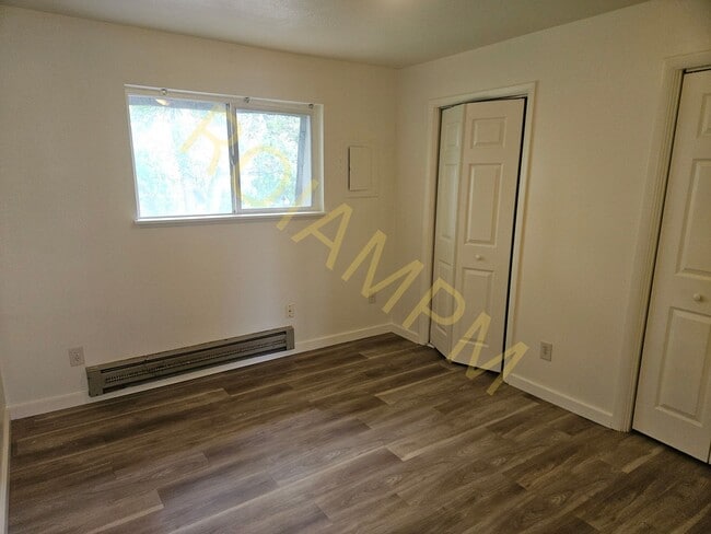Building Photo - 5033 Hawthorne Rd