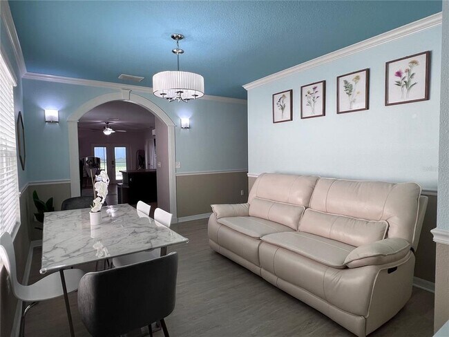 Building Photo - 10120 Hawk Storm Ave