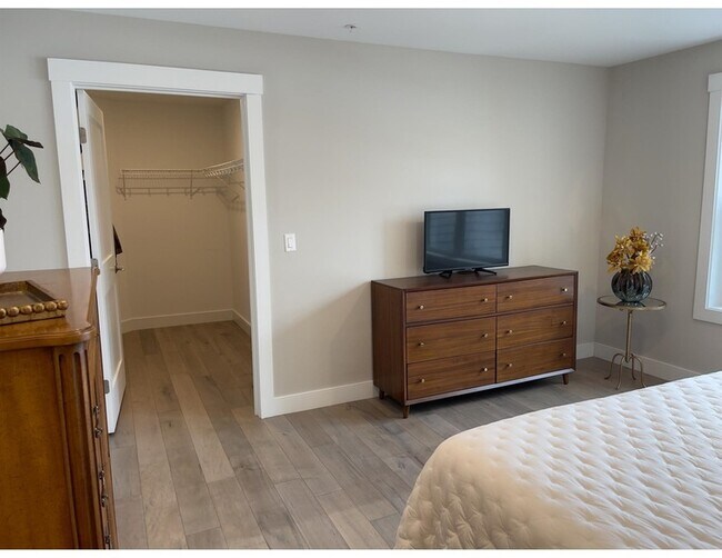 Building Photo - 2075 Lafayette Rd