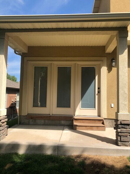 Building Photo - 5043 W Slate St