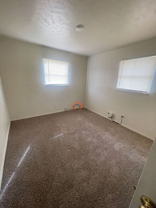 Building Photo - Charming 1 bed 1 bath duplex