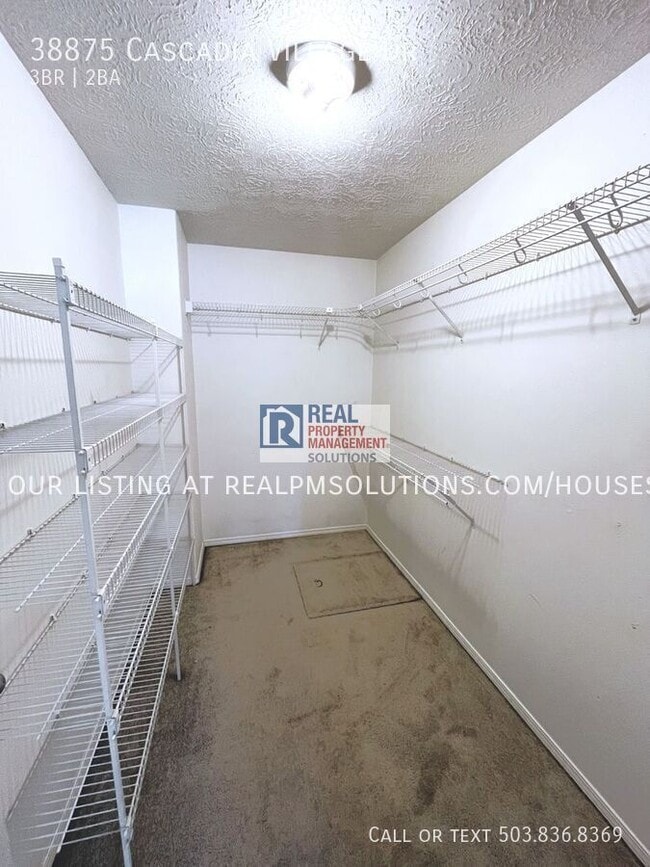 Building Photo - 38875 Cascadia Village Dr