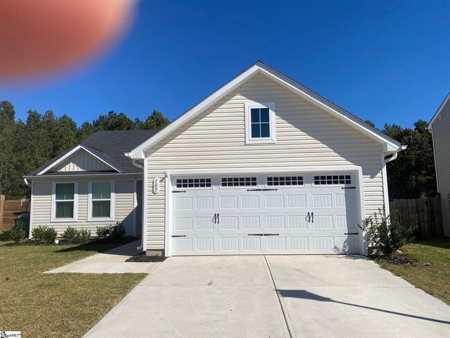 Building Photo - 105 Highland Sta Dr