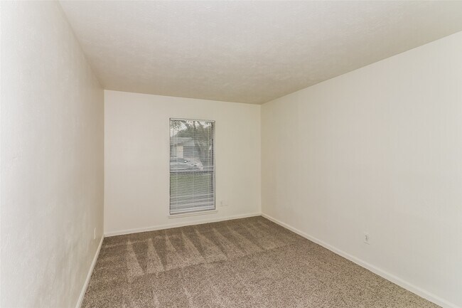 Building Photo - 16814 Macleish Dr