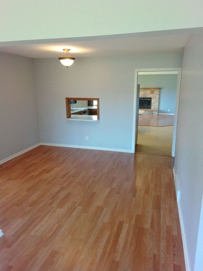 Building Photo - 3 Bedroom home