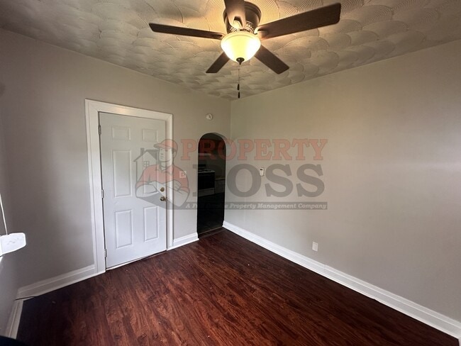 Building Photo - 3931 Catalpa St