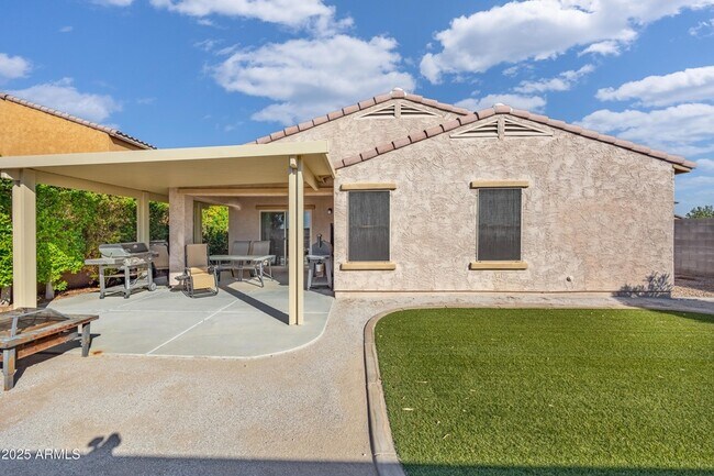 Building Photo - 18557 W Pueblo Ave