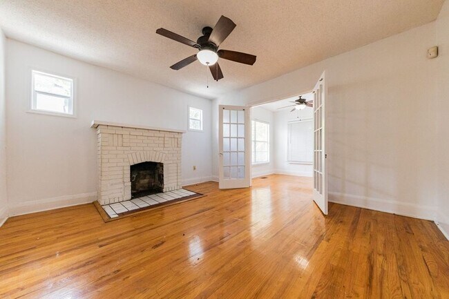 Building Photo - 3002 W Sitios St