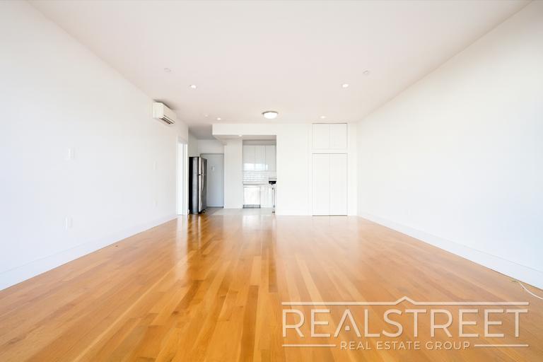 Building Photo - LUXURY 2 Bed LOFT in Queens!