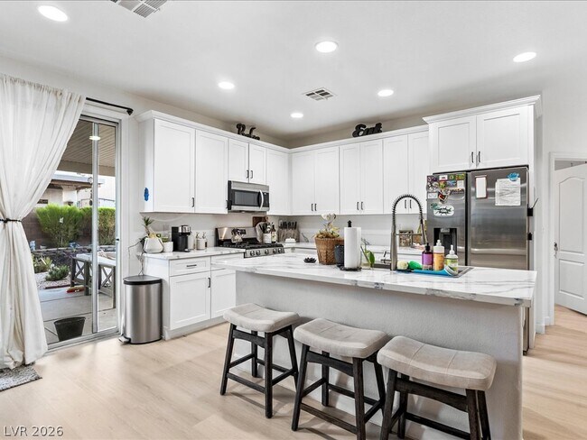 Building Photo - 7615 Paso Robles Ave