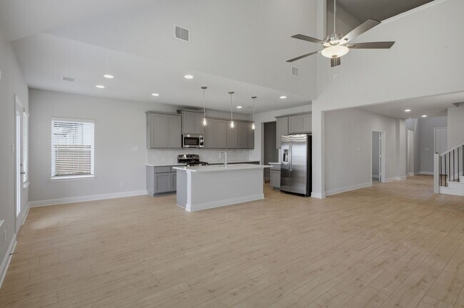 Building Photo - 1224 Redcoat Dr