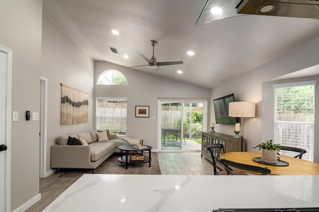 Building Photo - 1407 Elm Brook Dr