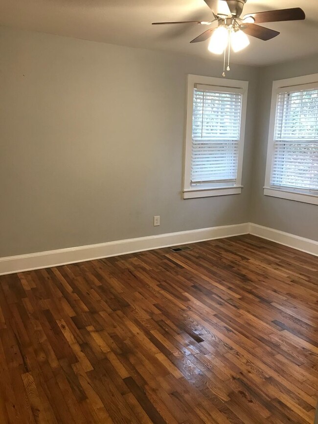 Building Photo - Remodeled 2br near Piedmont Athens Regional