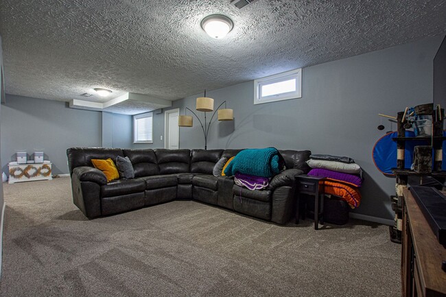 Building Photo - Beautiful 3 Bedroom / 1 Bath Home in Distr...