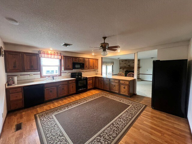 Kitchen - 3220 Heartland Dr