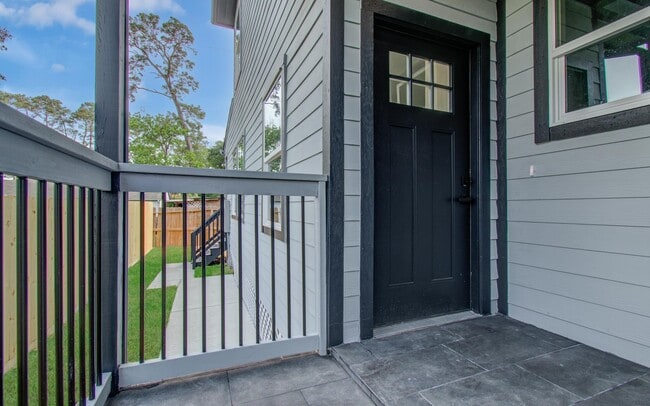 Building Photo - 6531 Rosemary Ln