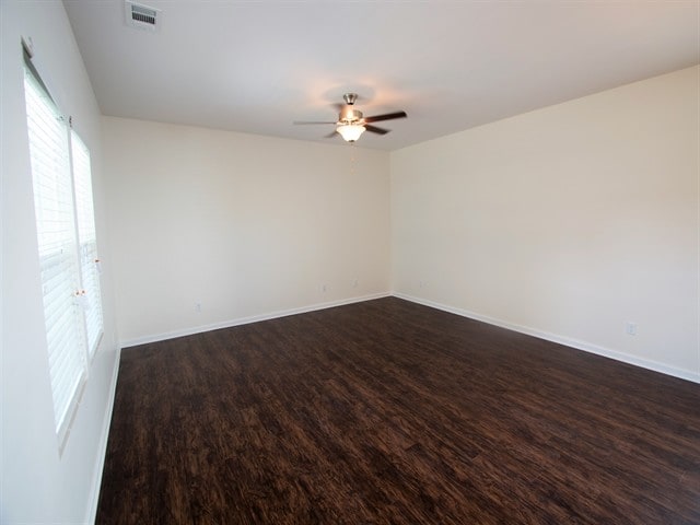 Building Photo - 222 Dogwood Cir