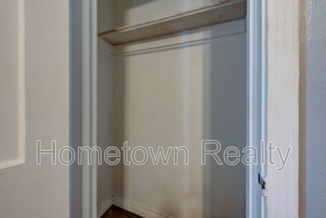 Building Photo - 430 Babb Dr