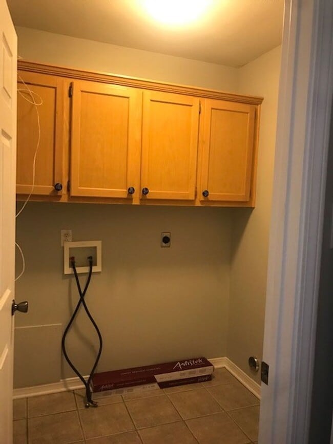 Building Photo - 3 Bed 2 Bath in Remington Estates