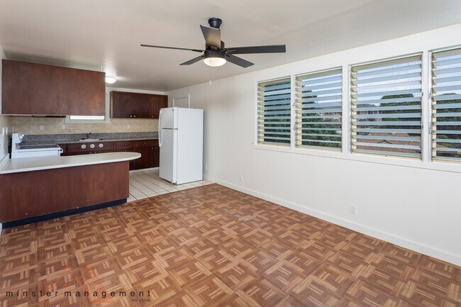 Building Photo - 2133 Metcalf St